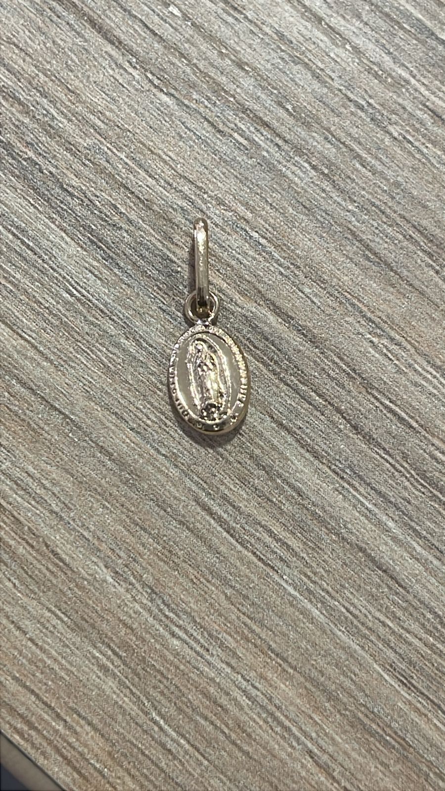 Dije Virgen Guadalupe Ovalada Mediana